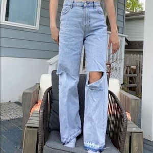 BERSHKA: ripped 90’s jeans